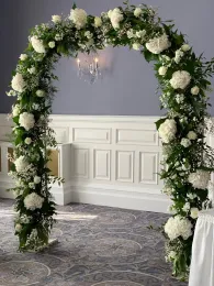 Vòm hoa cưới trắng và xanh phong cách châu Âu